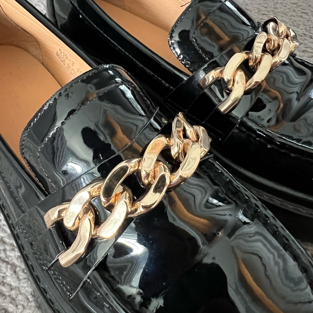 Chain Decor Slip On Loafers - Picture 6 of 6